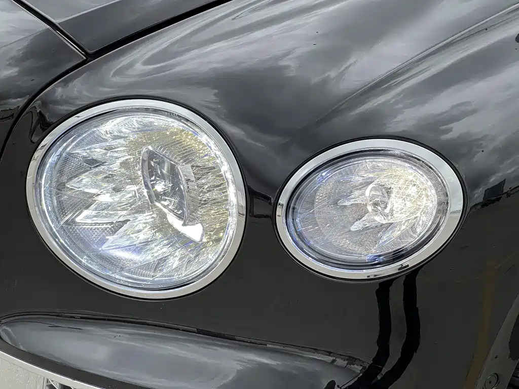 Bentley Flying Spur — миниатюра 19
