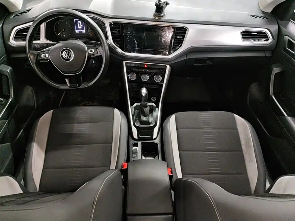 Volkswagen T-Roc — миниатюра 10