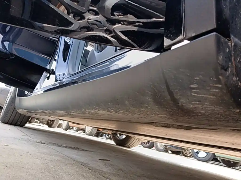 Tesla Model Y — миниатюра 21