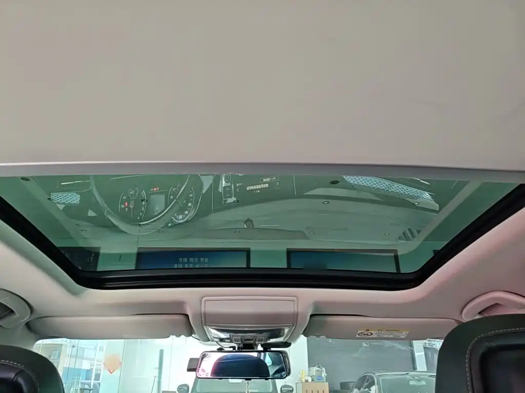 Volkswagen Passat PHEV — миниатюра 18