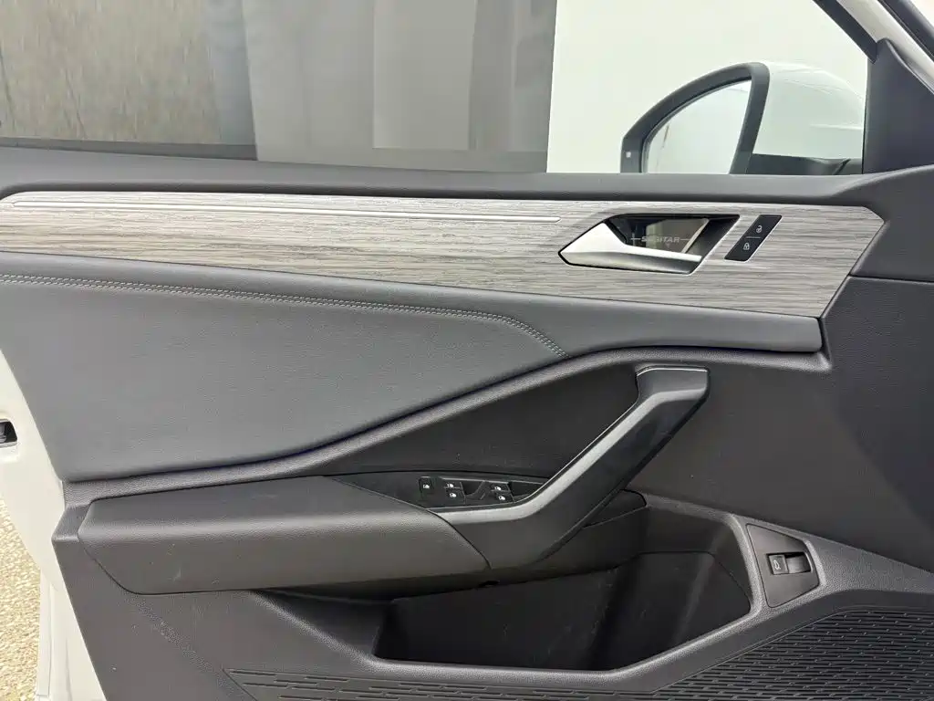 Volkswagen Sagitar — миниатюра 14