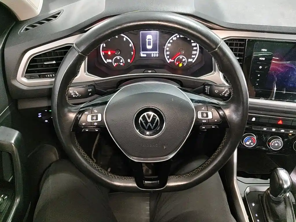 Volkswagen T-Roc — миниатюра 11