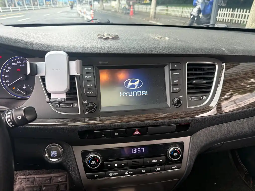 Hyundai Mistra 2016 1.6T AT GLS