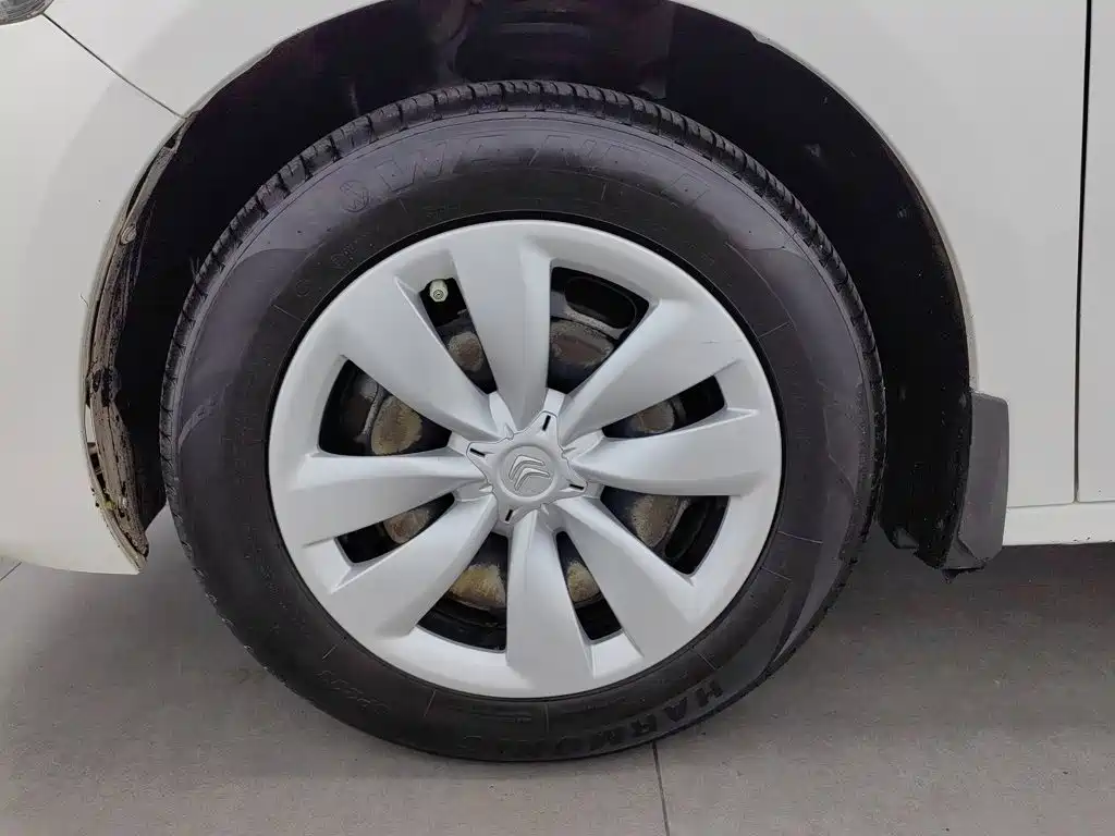 Citroen Elysee — миниатюра 17