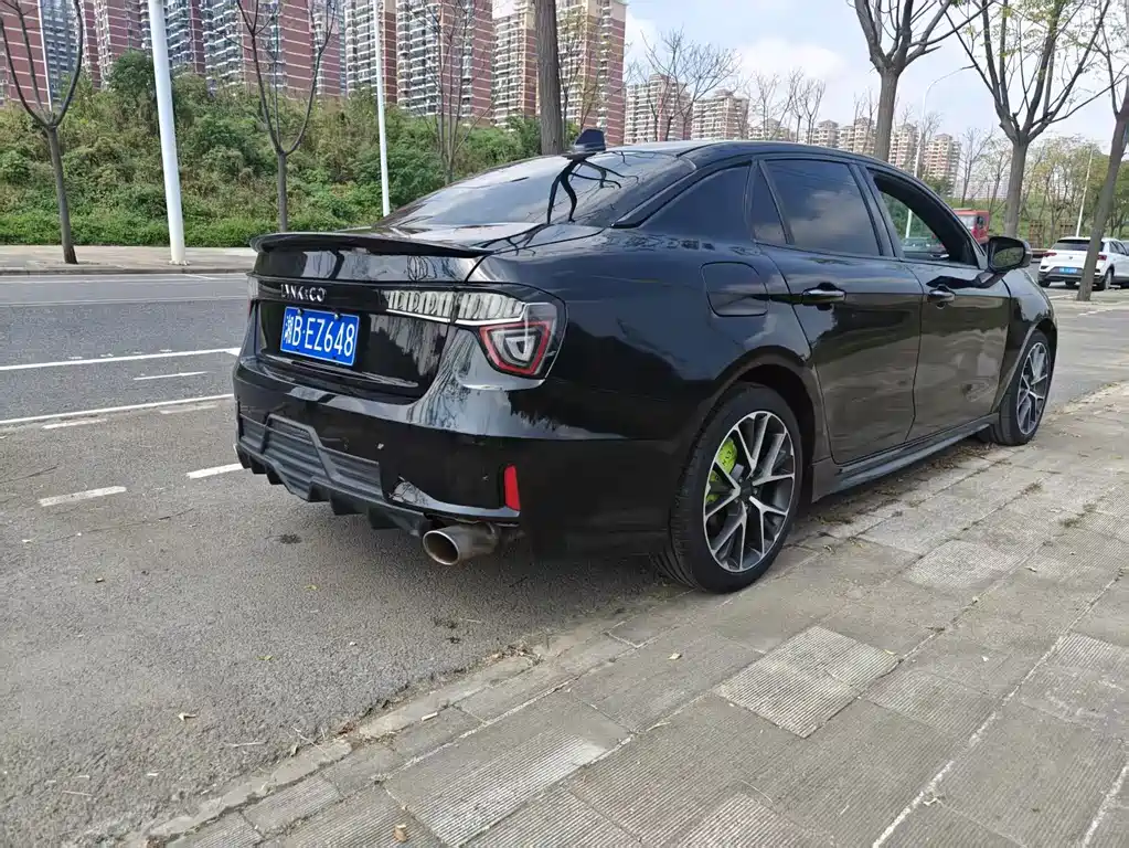 Lynk & Co 03 — миниатюра 6
