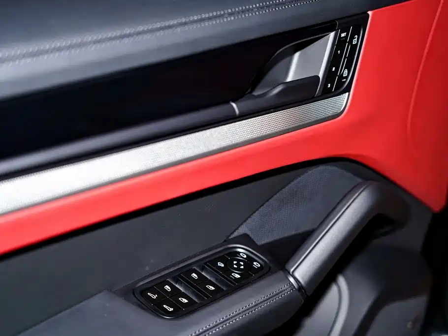 Porsche Cayenne — миниатюра 27