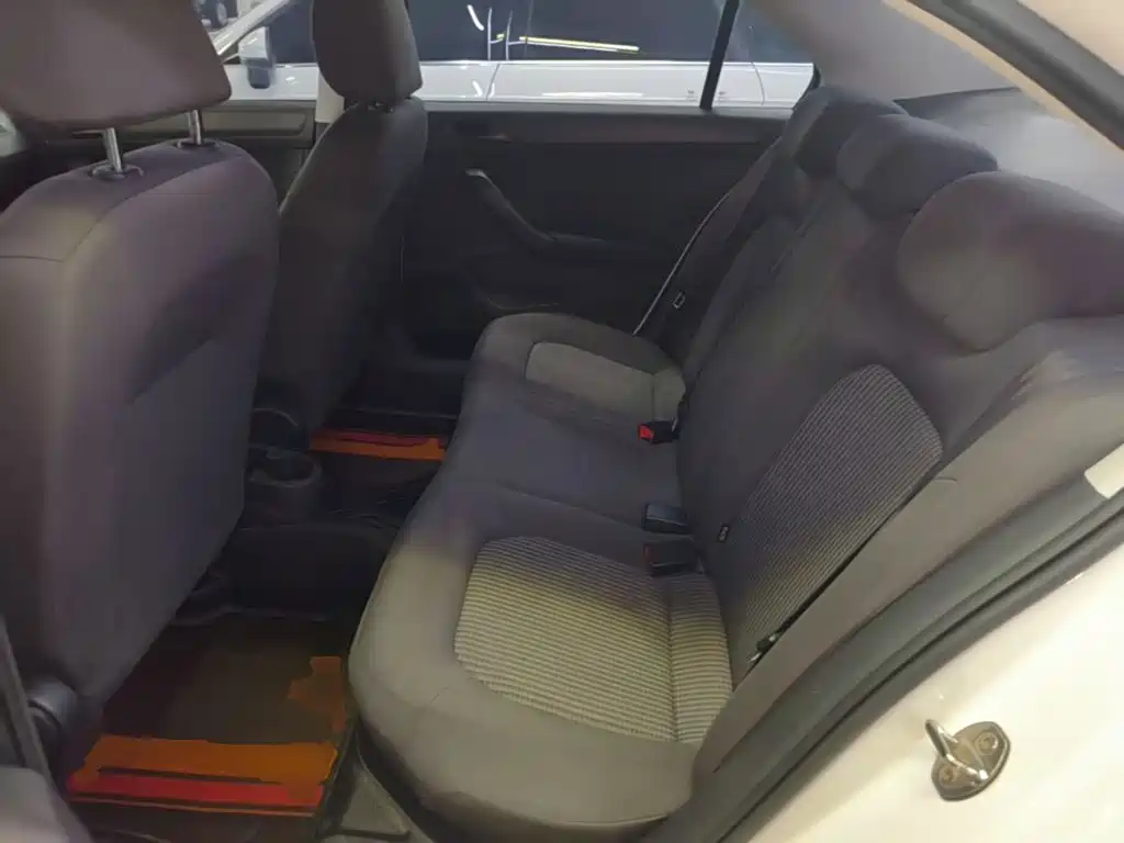 Volkswagen Santana — миниатюра 17