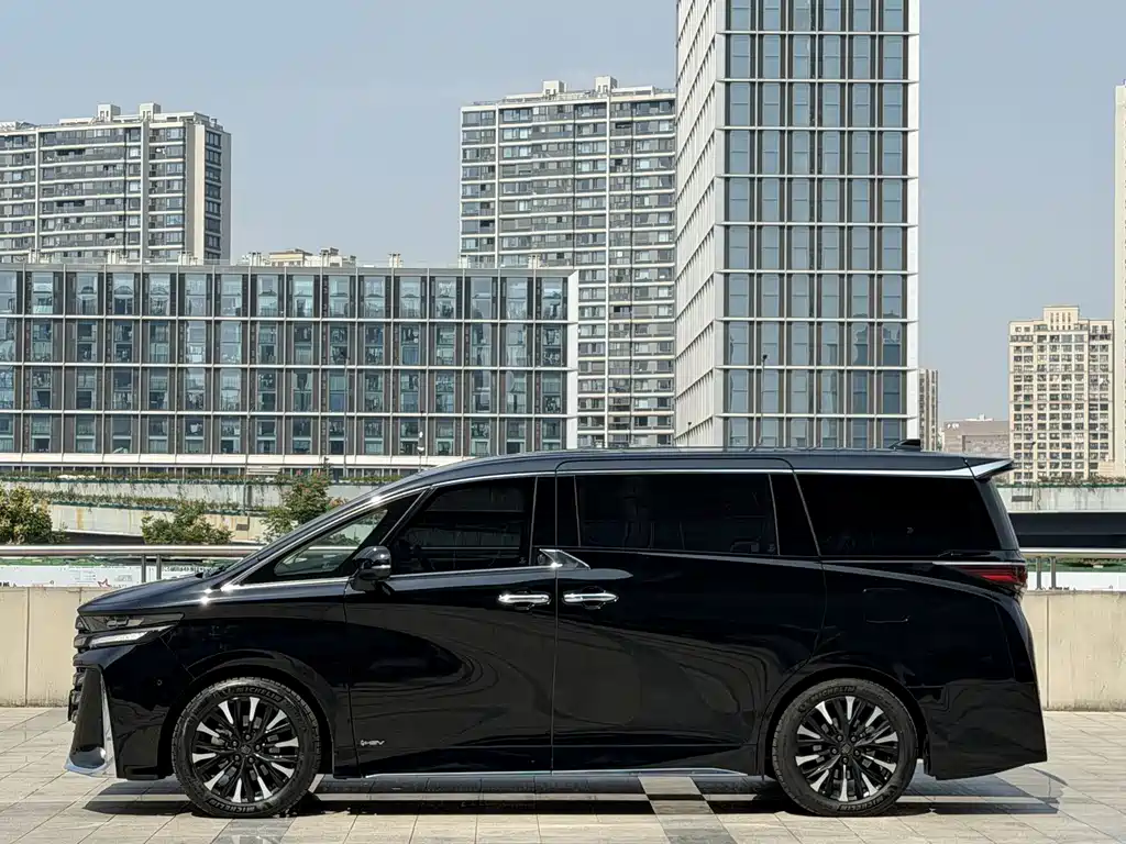 Toyota Vellfire — миниатюра 4
