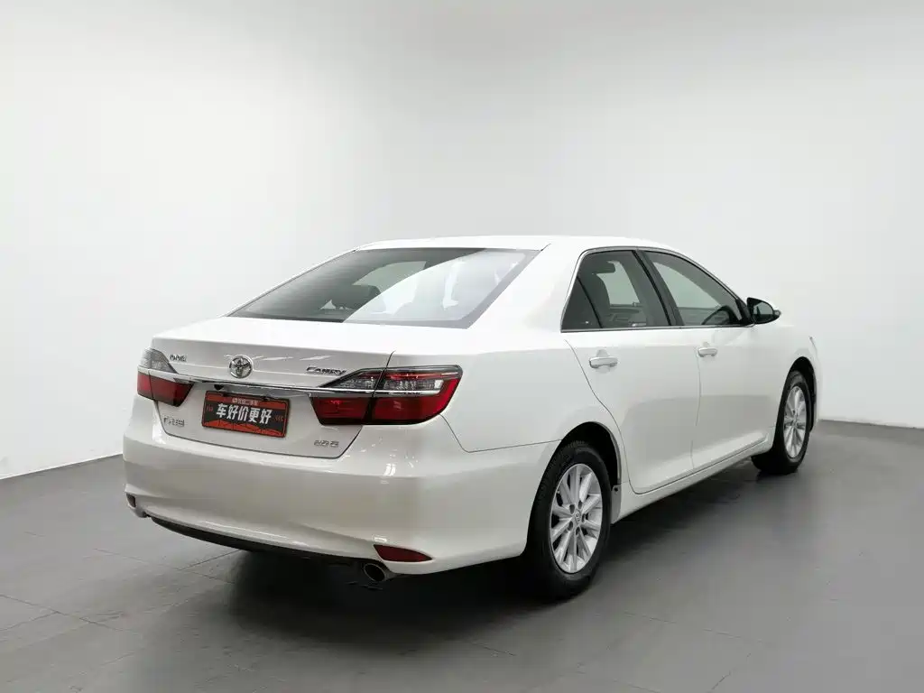 Toyota Camry — миниатюра 2