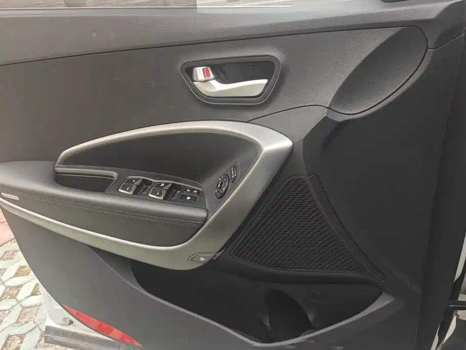 Hyundai Santa Fe — миниатюра 7