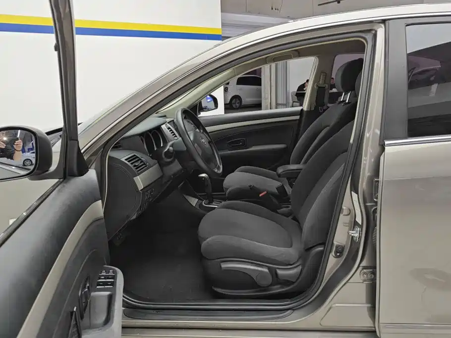 Nissan Sylphy — миниатюра 9