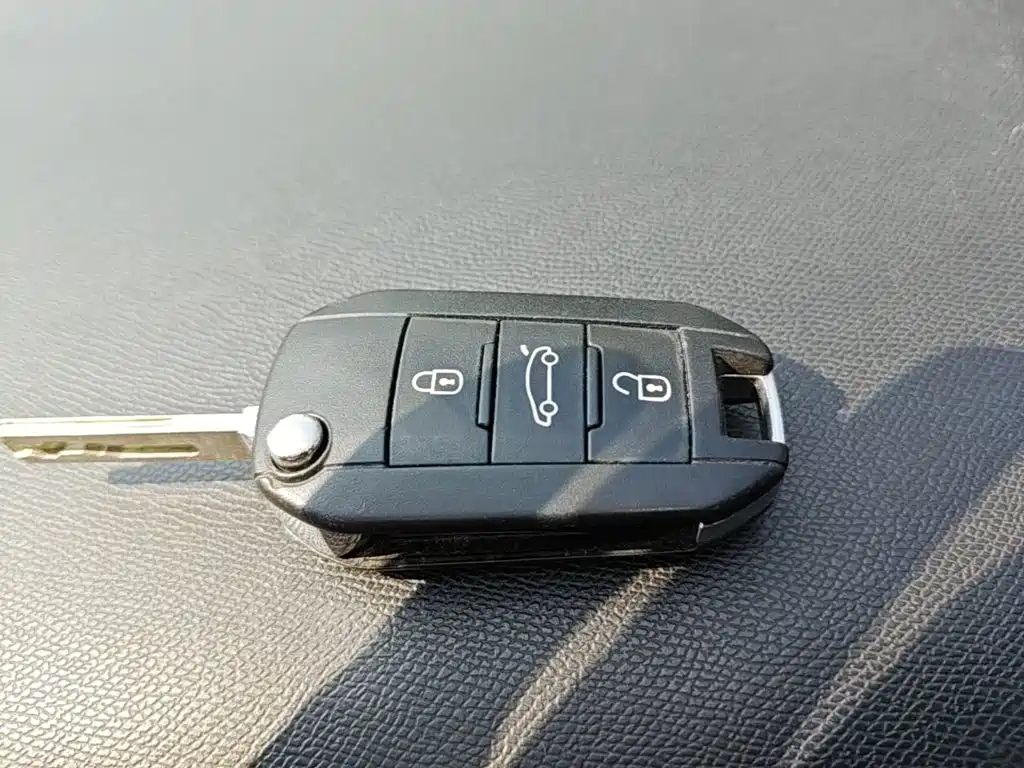 Peugeot 408 — миниатюра 13