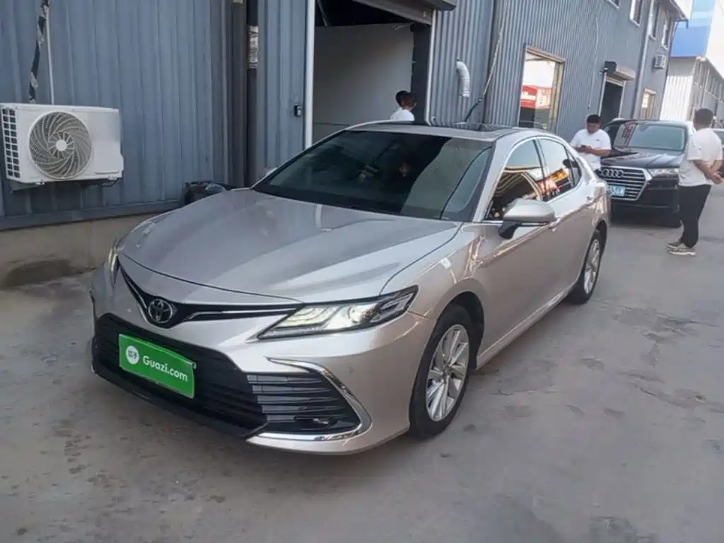 Toyota Camry — миниатюра 2