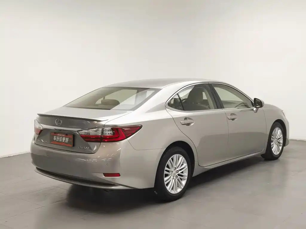 Lexus ES — миниатюра 2