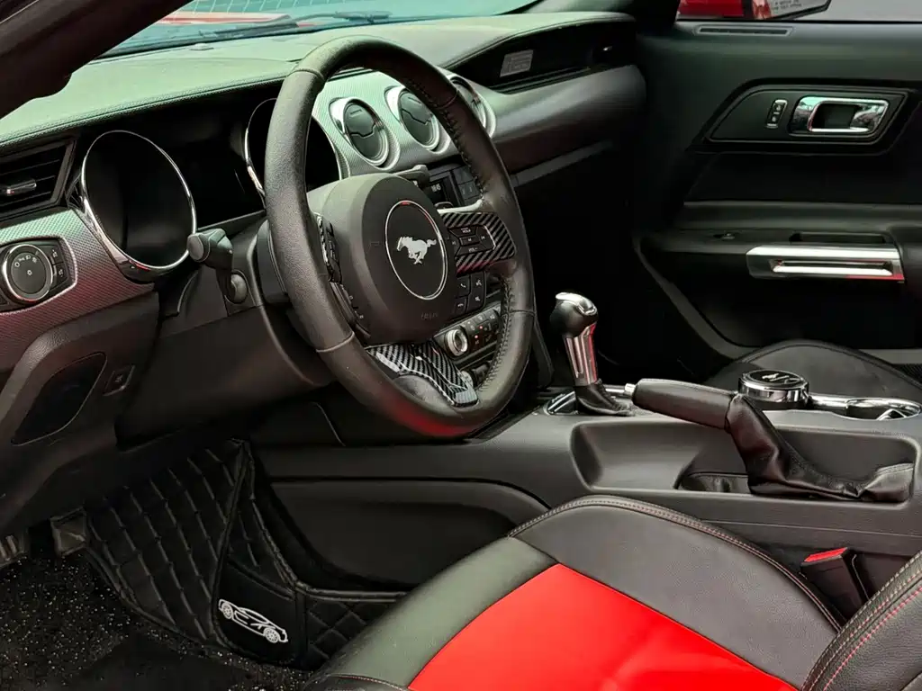 Ford Mustang — миниатюра 4