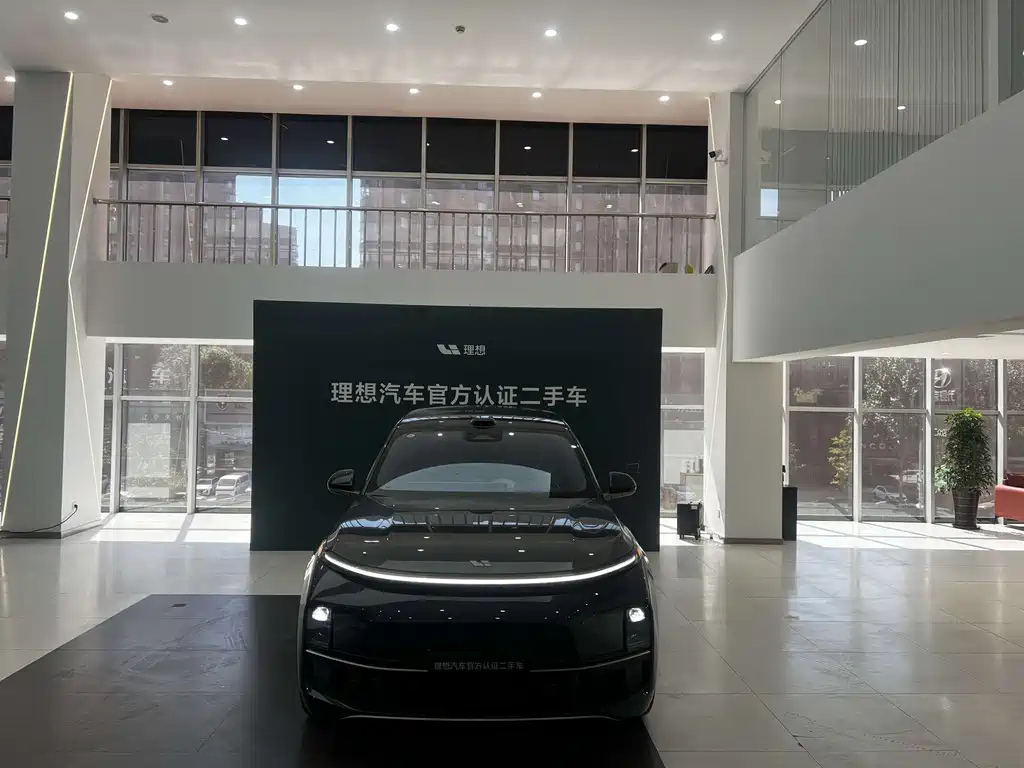Li Auto Li L9 — миниатюра 2