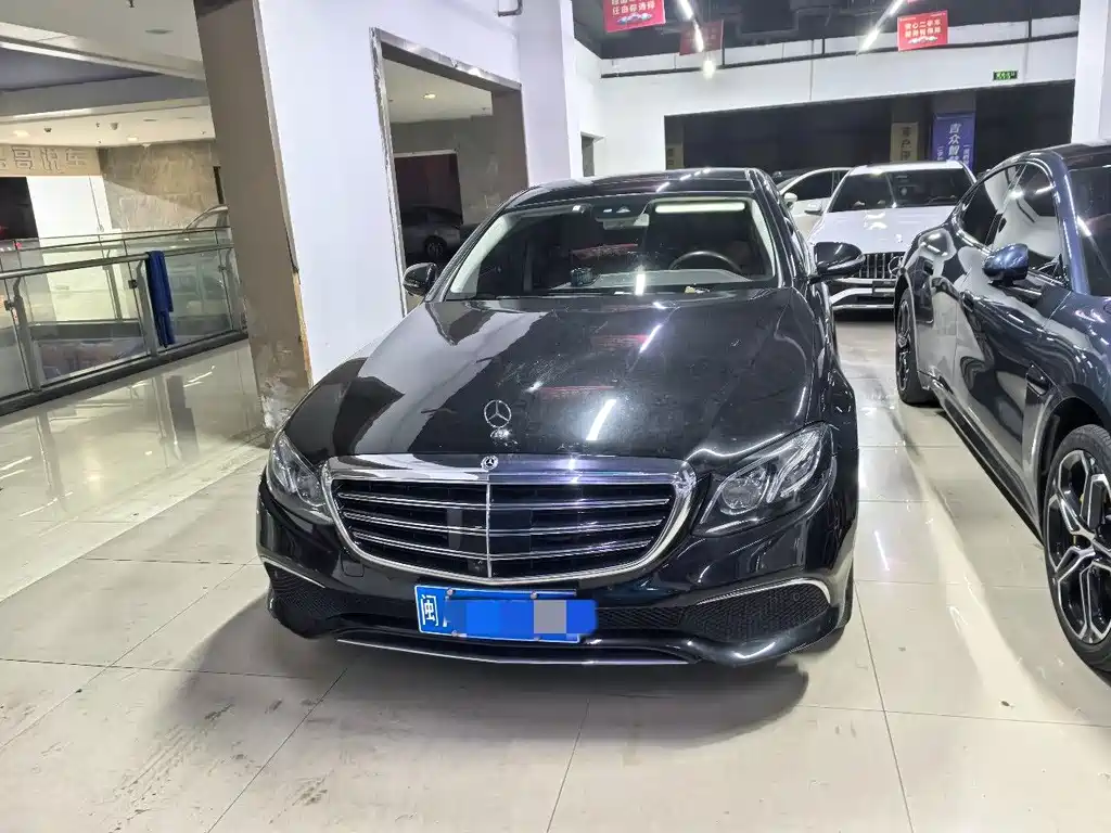 Mercedes-Benz E-Class — миниатюра 2