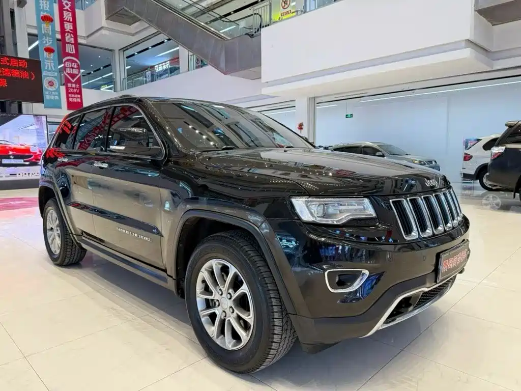 Jeep Grand Cherokee (Import) — миниатюра 3