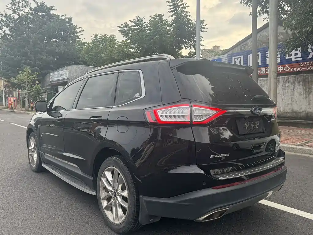 Ford Edge — миниатюра 16