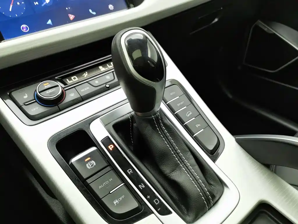 Geely Boyue — миниатюра 13