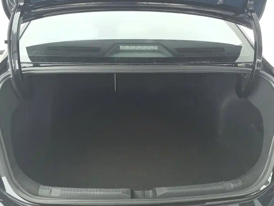 Volkswagen Lavida — миниатюра 4