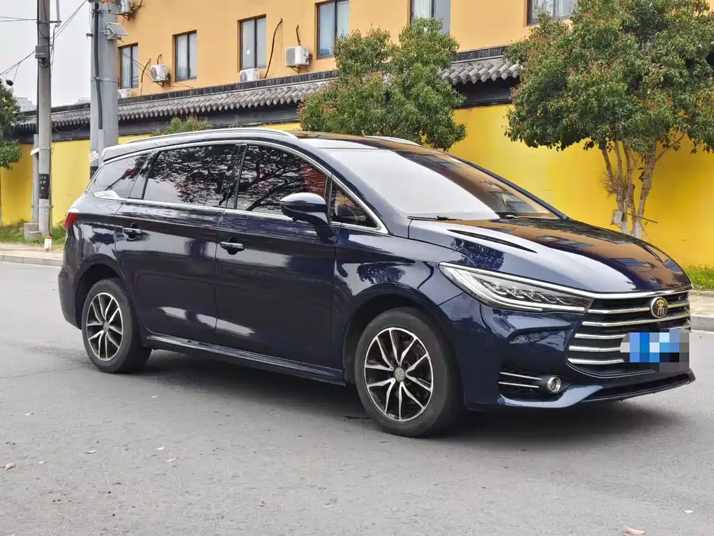 BYD MAX — миниатюра 6