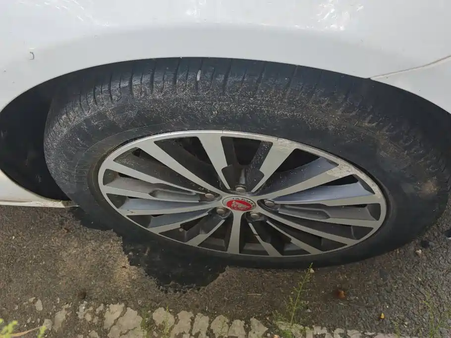 Jaguar XEL — миниатюра 6