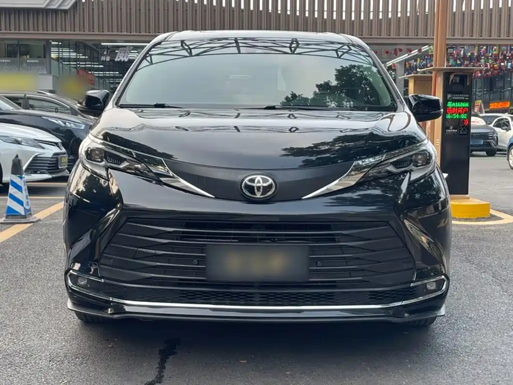 Toyota Sienna — миниатюра 17