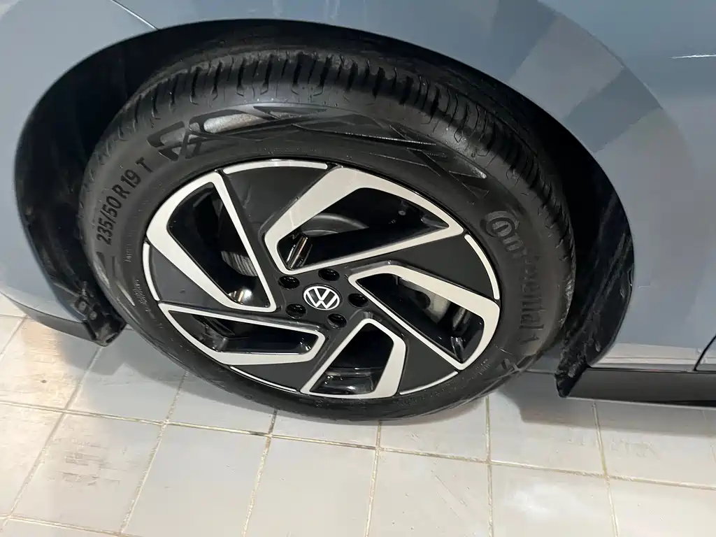 VOLKSWAGEN ID.7 VIZZION