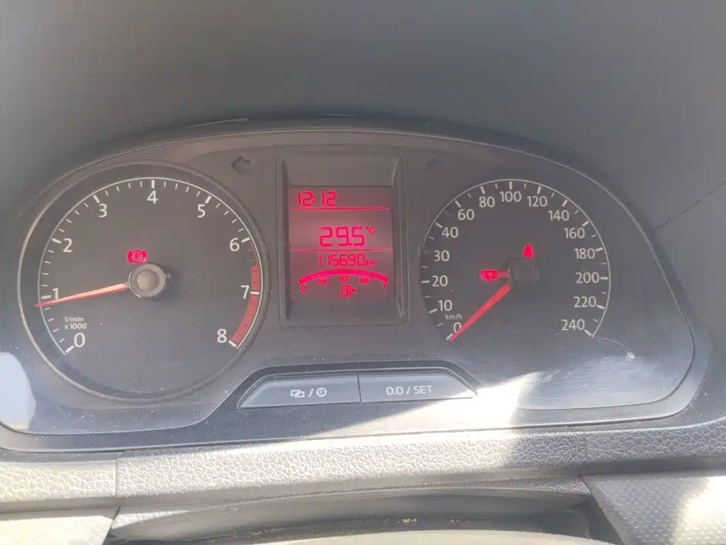 Volkswagen Jetta — миниатюра 12