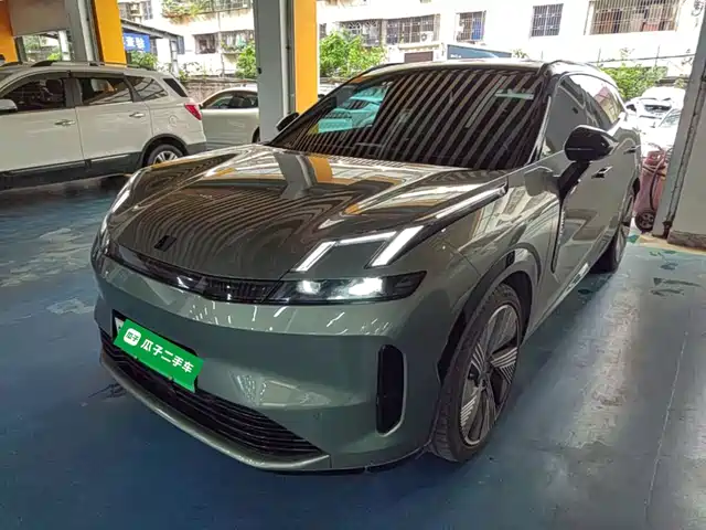Lynk & Co 08