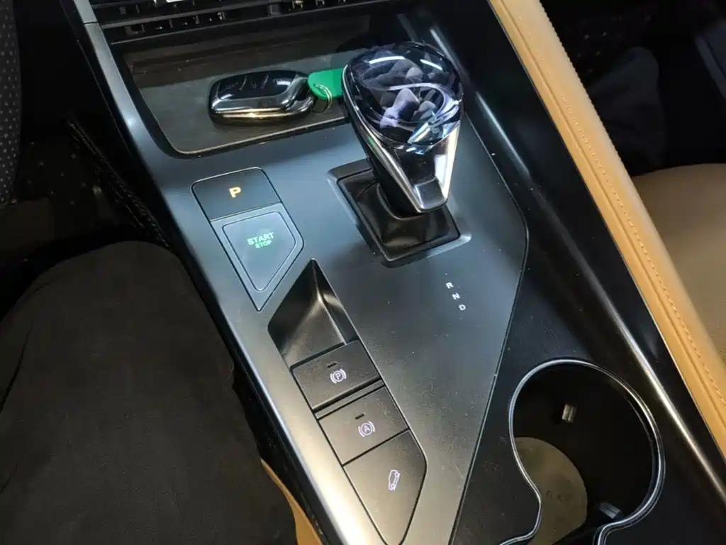 Roewe RX5 New Energy — миниатюра 14