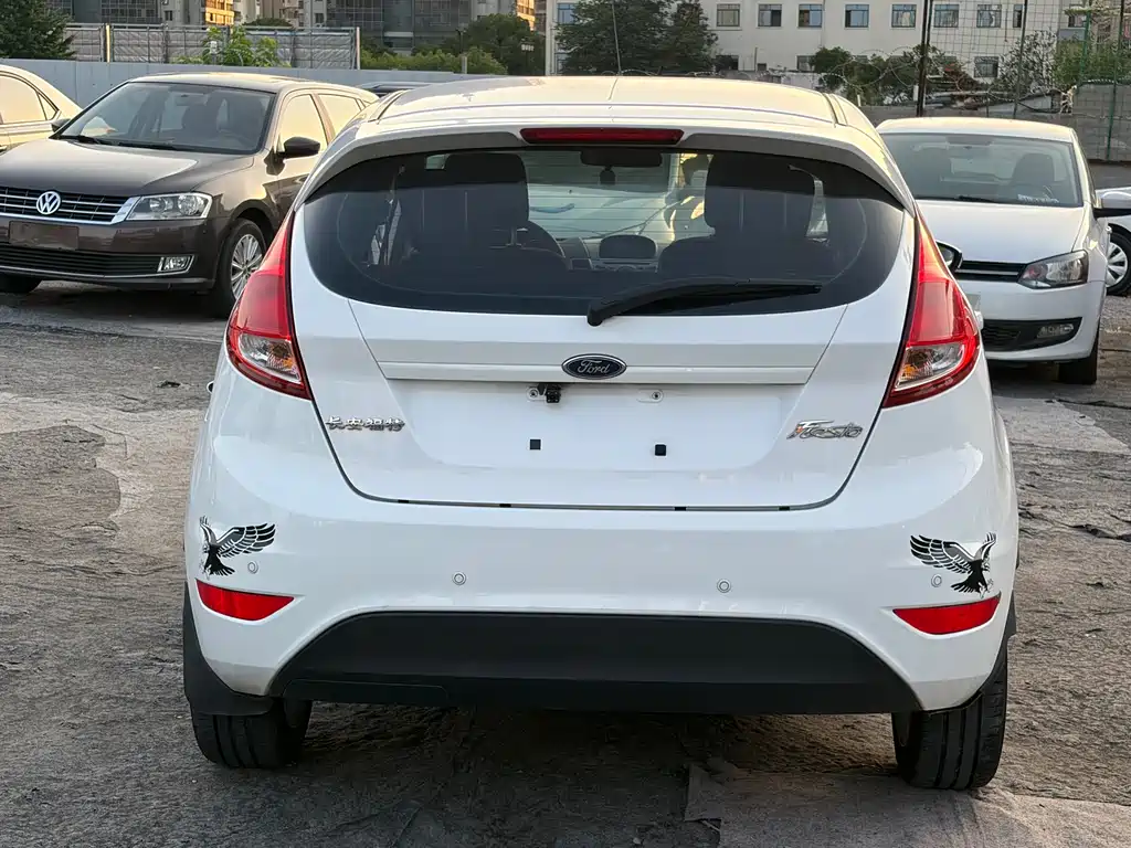 Ford Fiesta 2013 1.5L AT Fashion