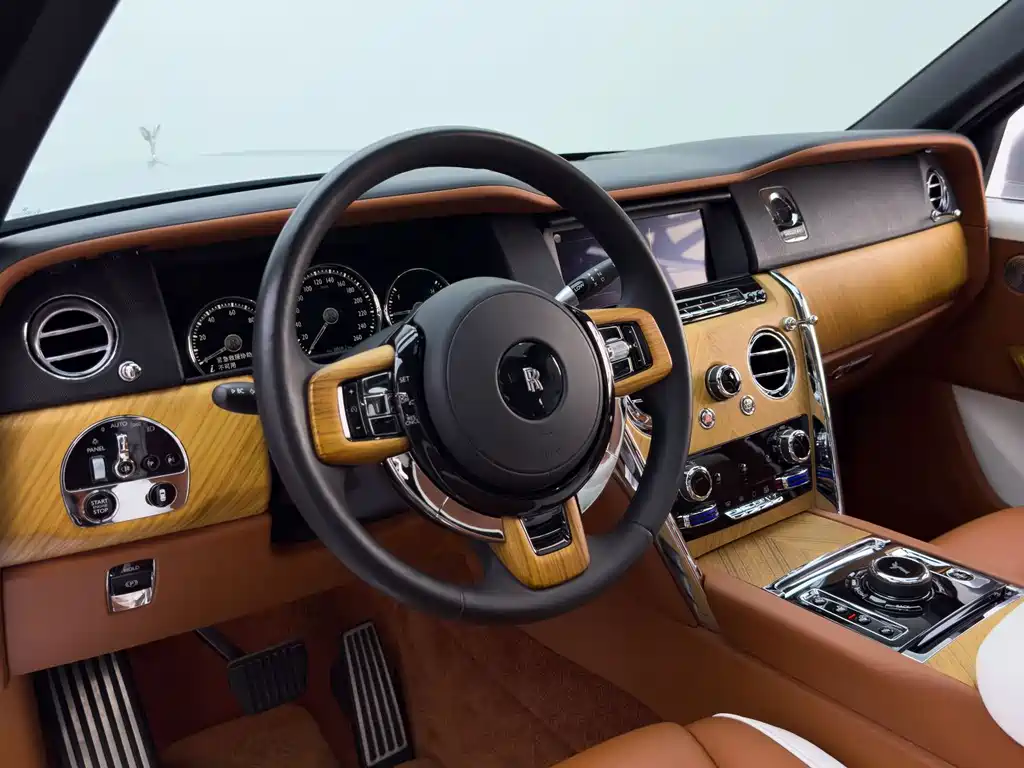 Rolls-Royce Cullinan — миниатюра 17
