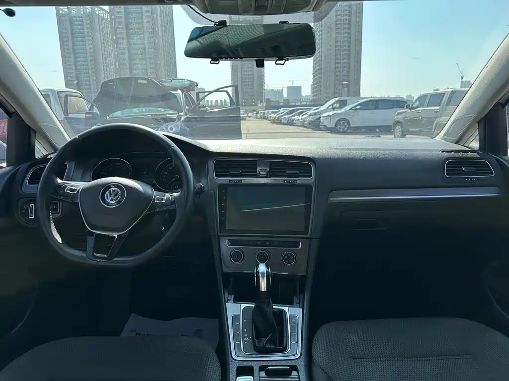 Volkswagen Golf — миниатюра 12