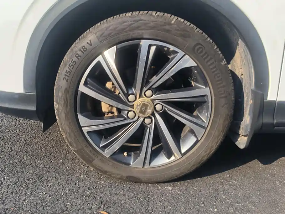 Geely Binyue — миниатюра 6