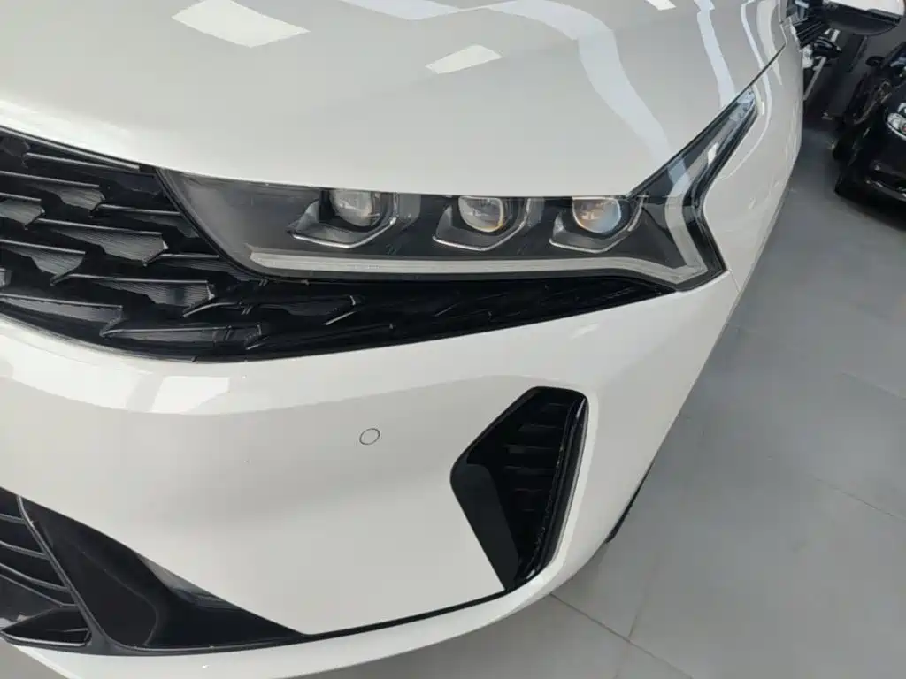 Kia K5 — миниатюра 24