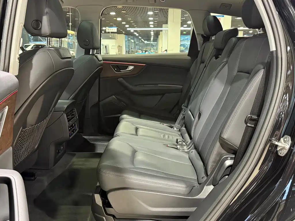 Audi Q7 — миниатюра 11