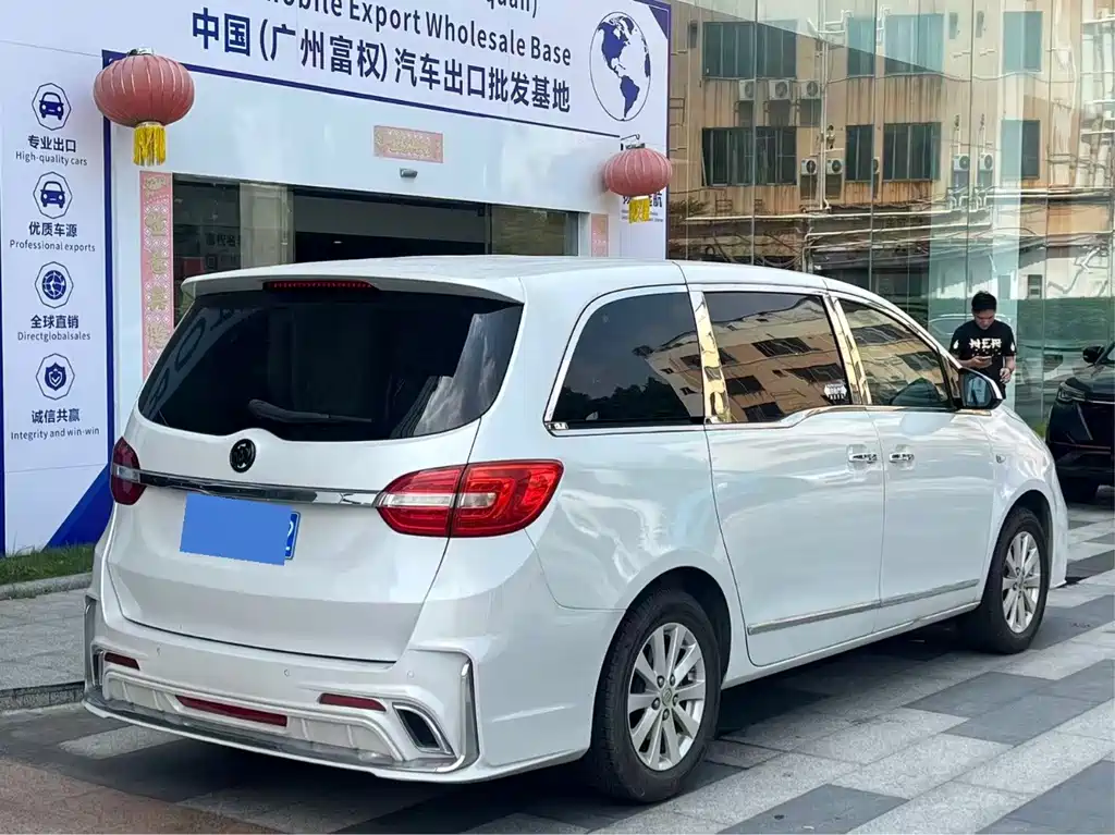Buick GL8 — миниатюра 4