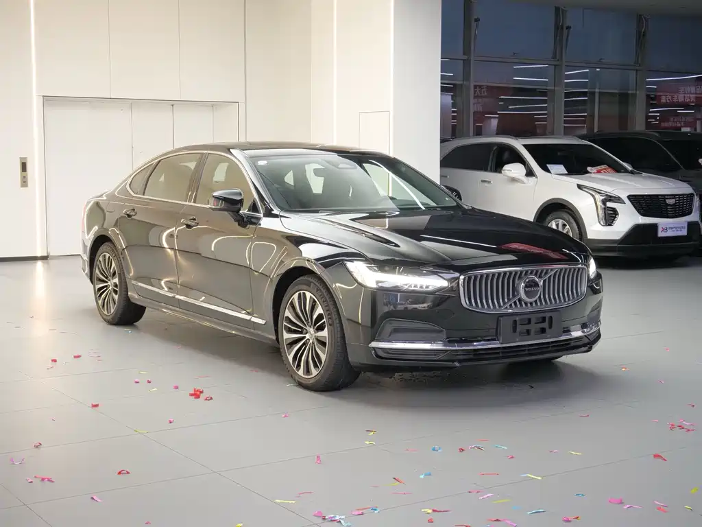 Volvo S90 2024 B5 Luxury