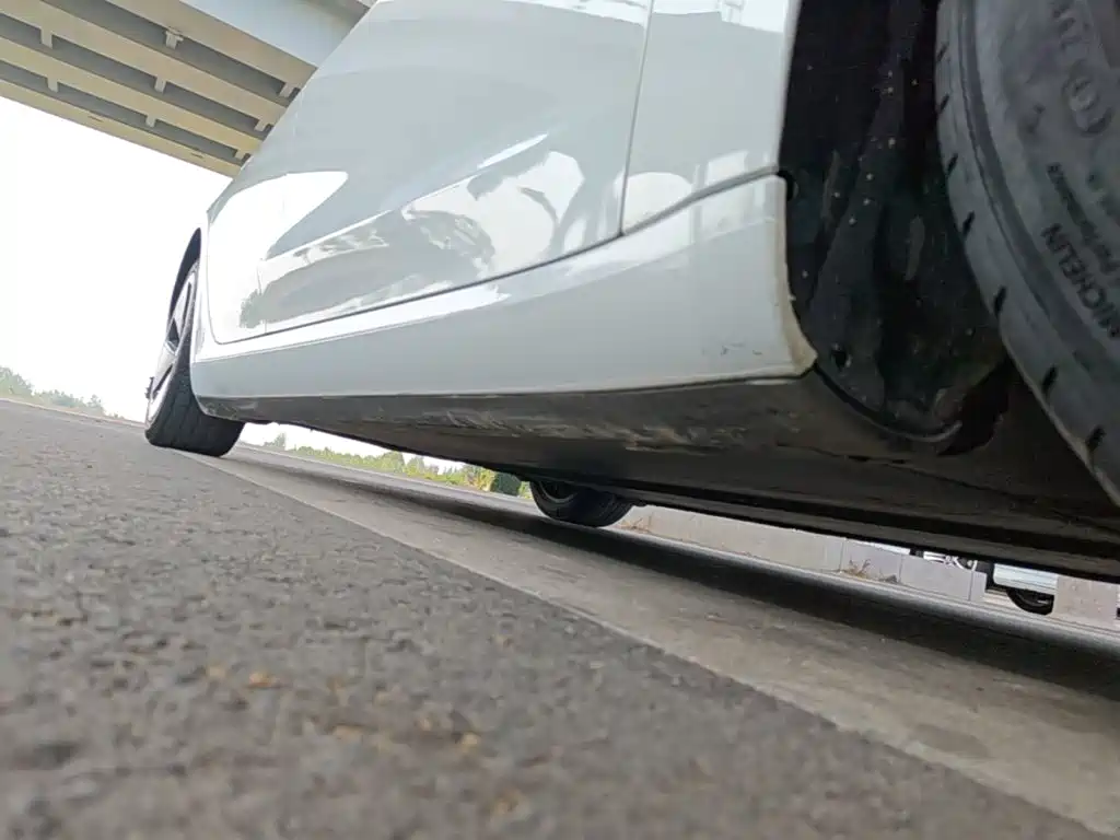 Tesla Model 3 — миниатюра 21