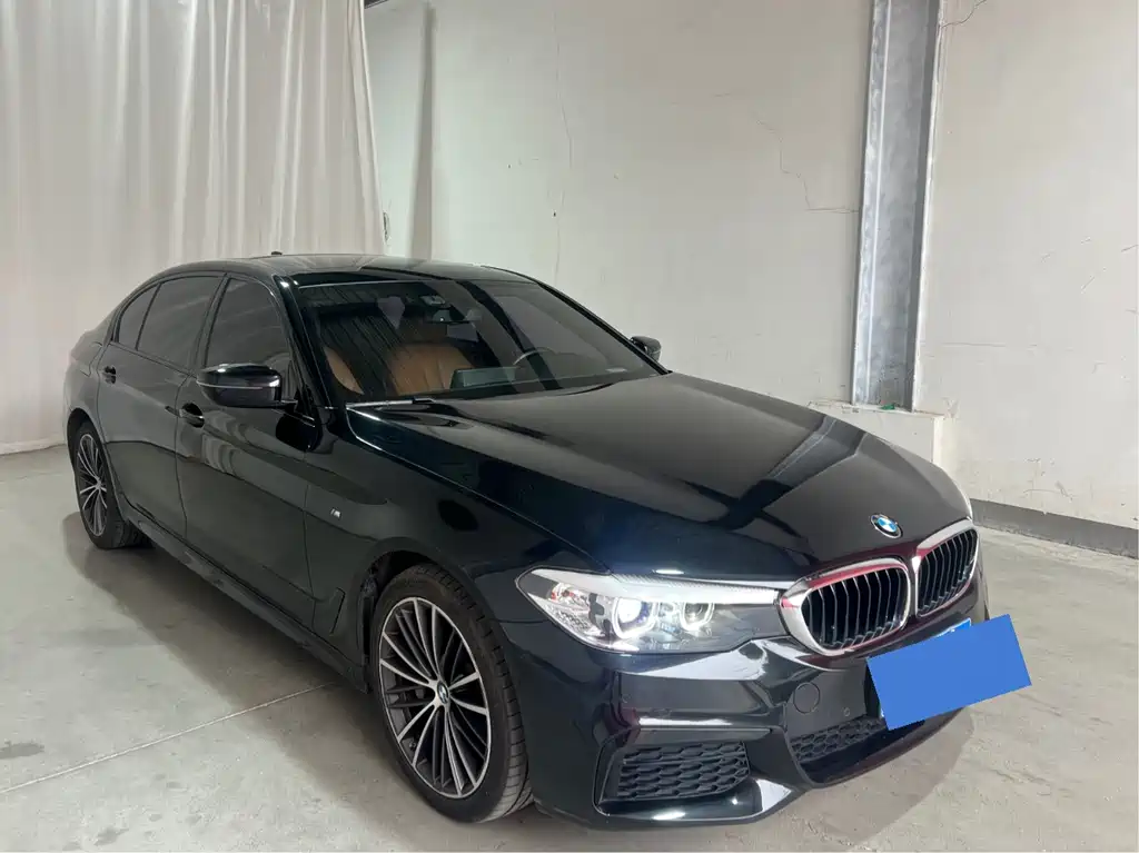 BMW 5 Series — миниатюра 6