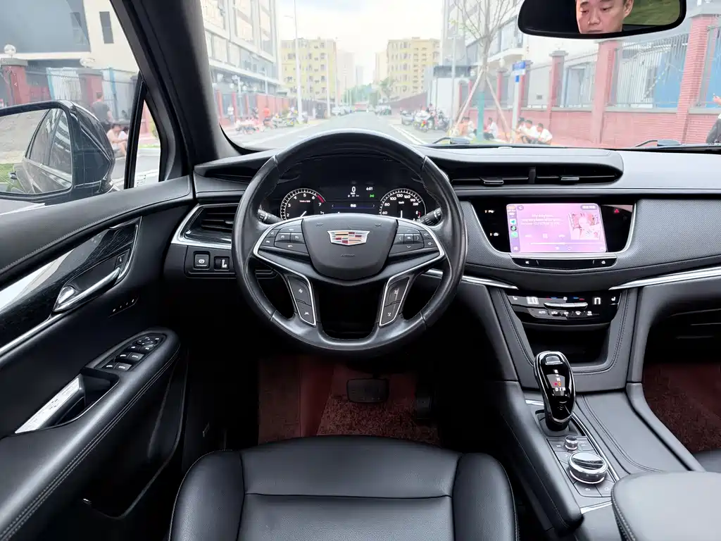 Cadillac XT5 — миниатюра 9