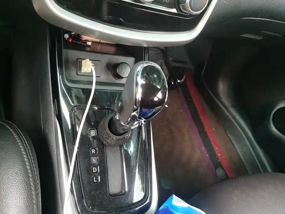 Nissan Tiida — миниатюра 16