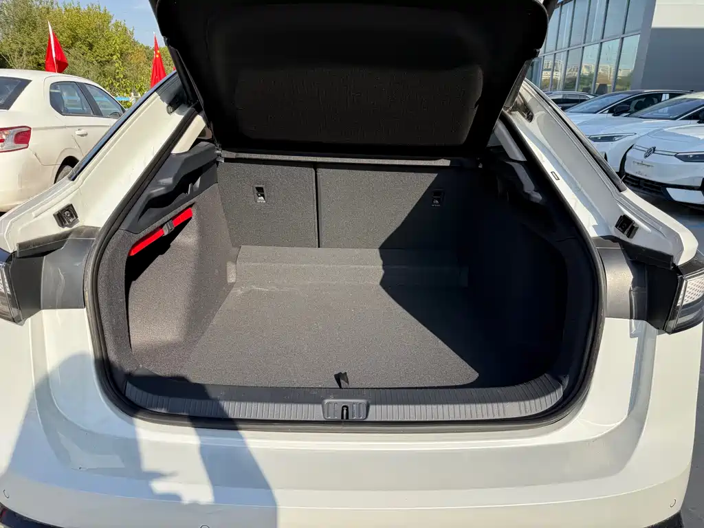 VOLKSWAGEN ID.7 VIZZION