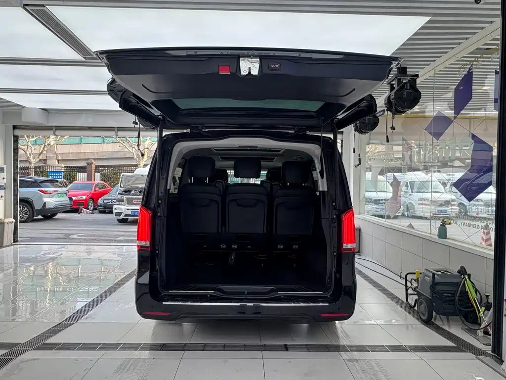 MERCEDES-BENZ V CLASS