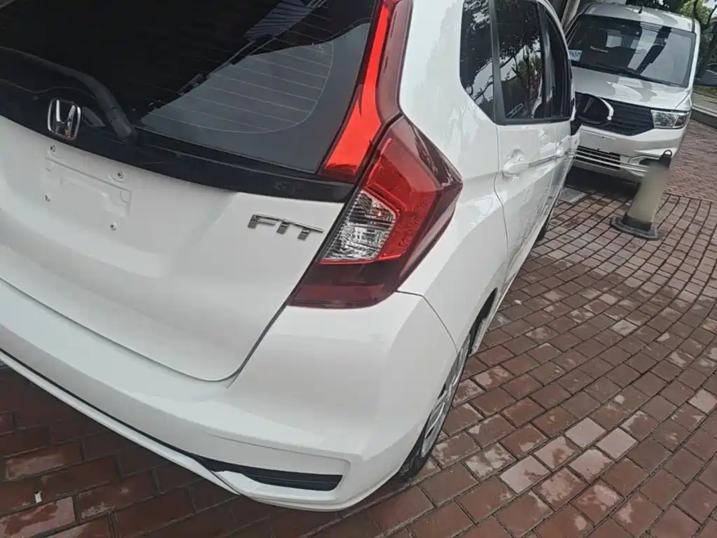 Honda Fit — миниатюра 8