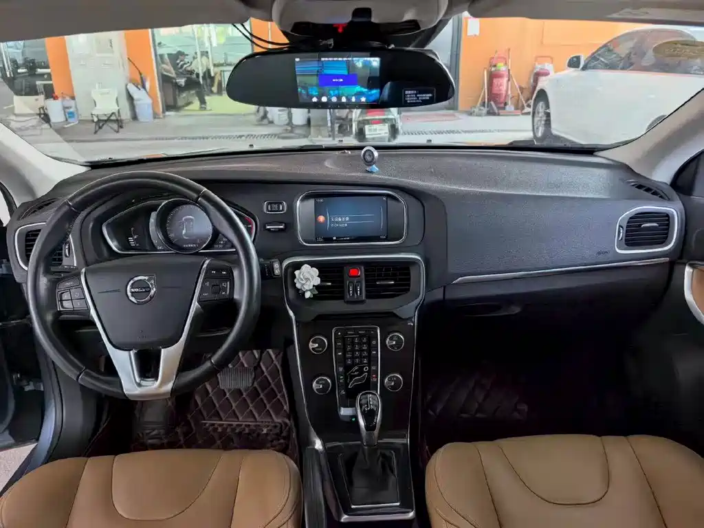 Volvo V40 — миниатюра 6