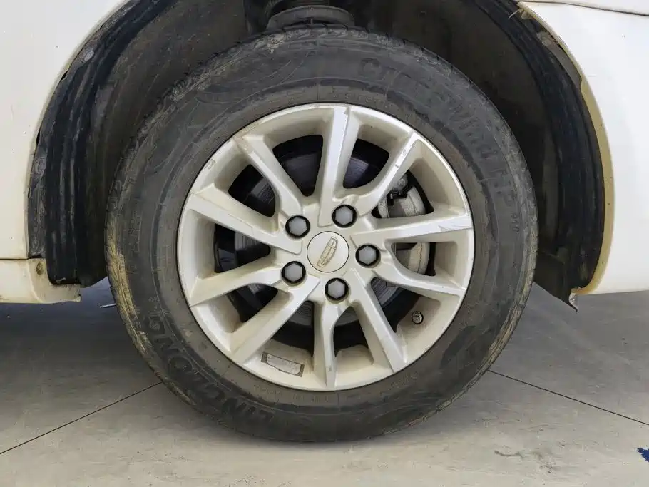 Geely Emgrand — миниатюра 6