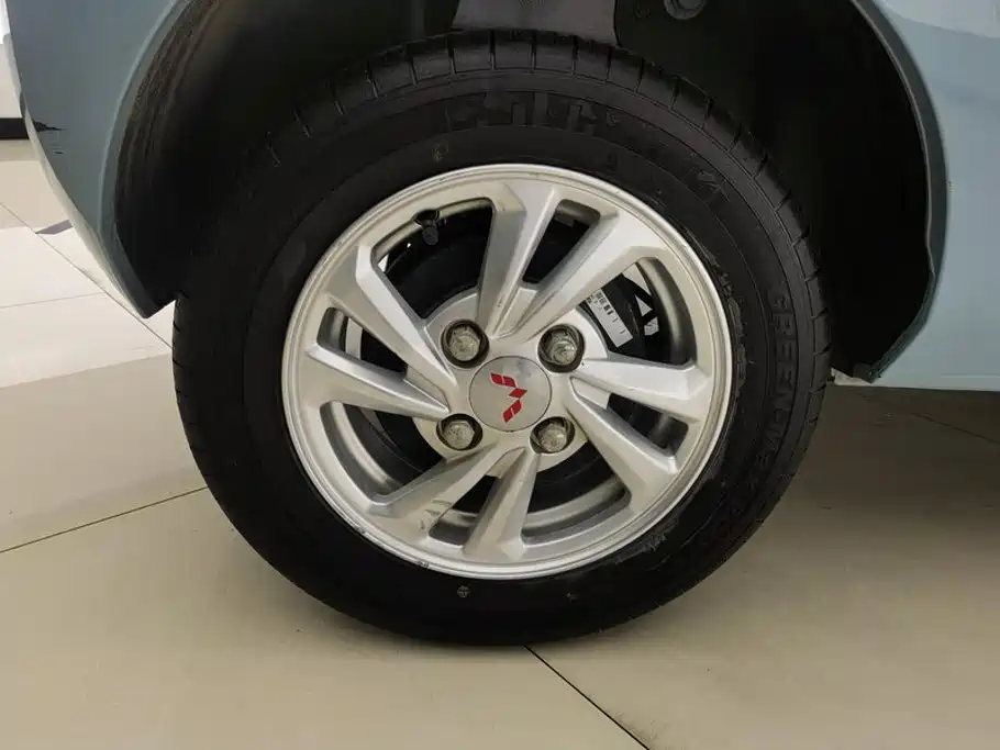 Wuling MINIEV — миниатюра 6
